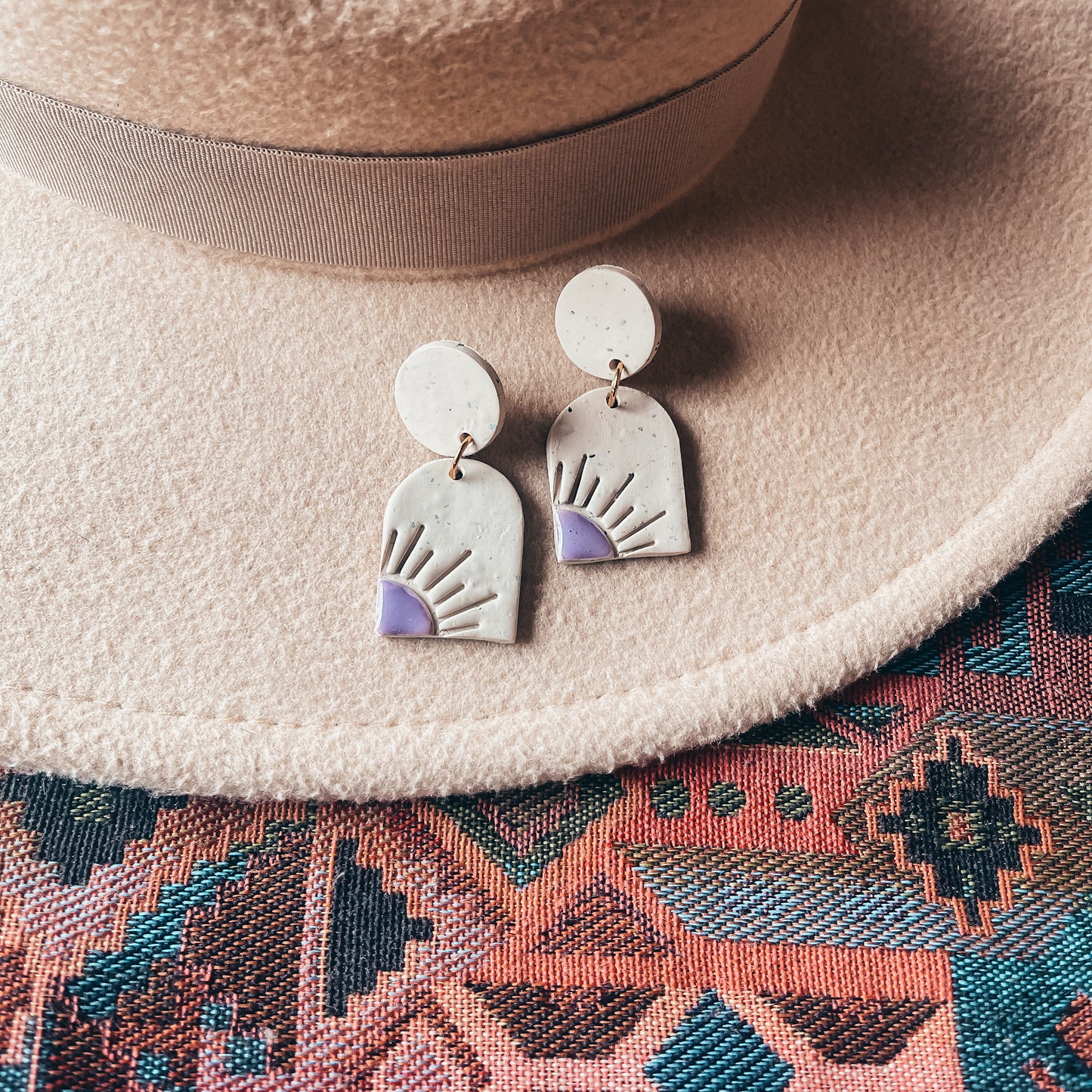 Light Fragment Earrings (Lilac)